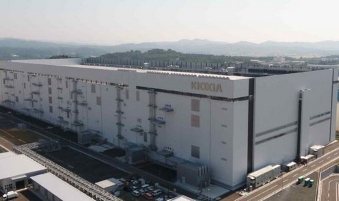 Kioxia ripristina completamente la produzione di memoria in Giappone dopo l'incidente di contaminazione del materiale